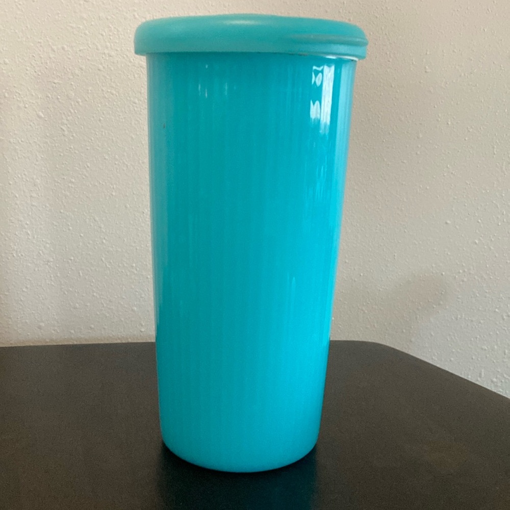 Tupperware 24 oz Insulated Cup / Tumbler with straw lid 3329A-2 Teal Green